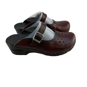 Dansko Merrie Women's Burgundy Leather Buckle Slide Mule Clogs EU 38 US 7